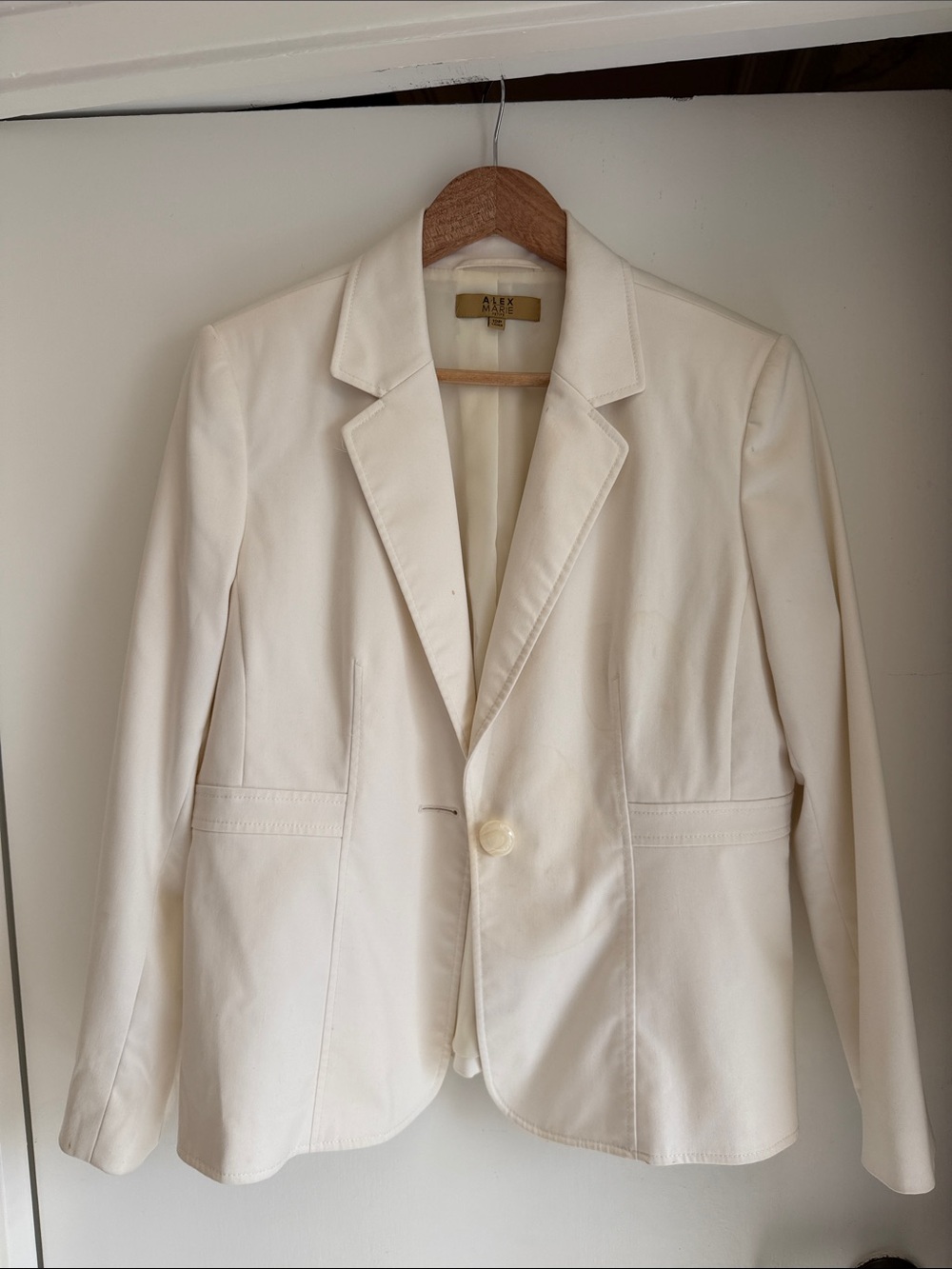 ALEX White Single-Button Blazer